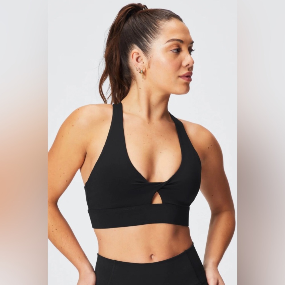 Oasis Twist Sports Bra